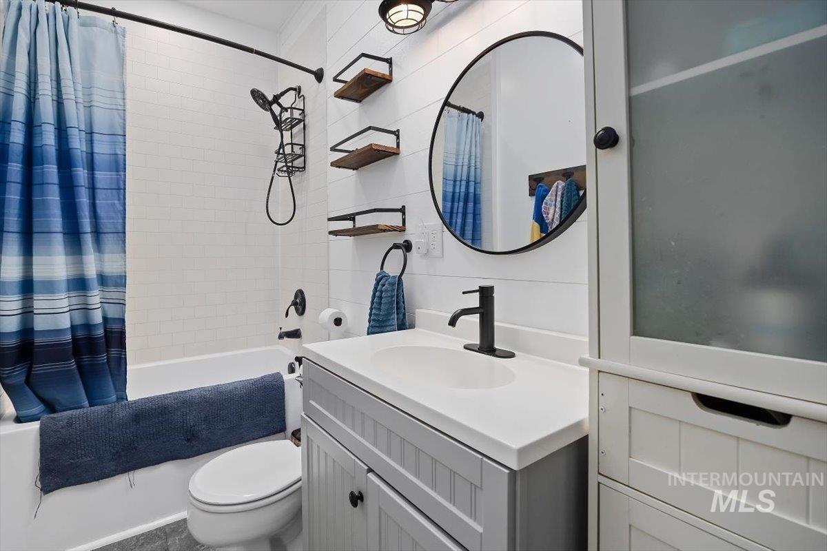 931 Robertson St, Buhl, Idaho 83316, 3 Bedrooms, 2 Bathrooms, Residential For Sale, Price $410,000,MLS 98983035