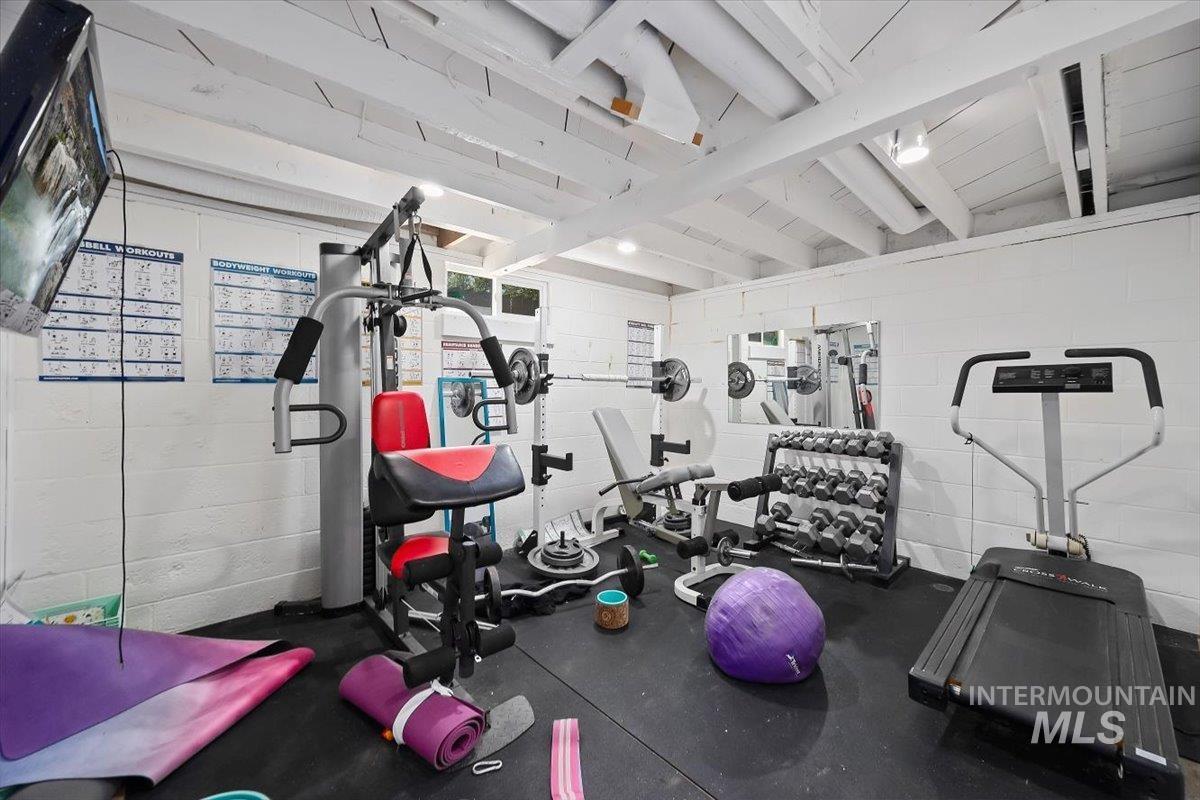 931 Robertson St, Buhl, Idaho 83316, 3 Bedrooms, 2 Bathrooms, Residential For Sale, Price $410,000,MLS 98983035