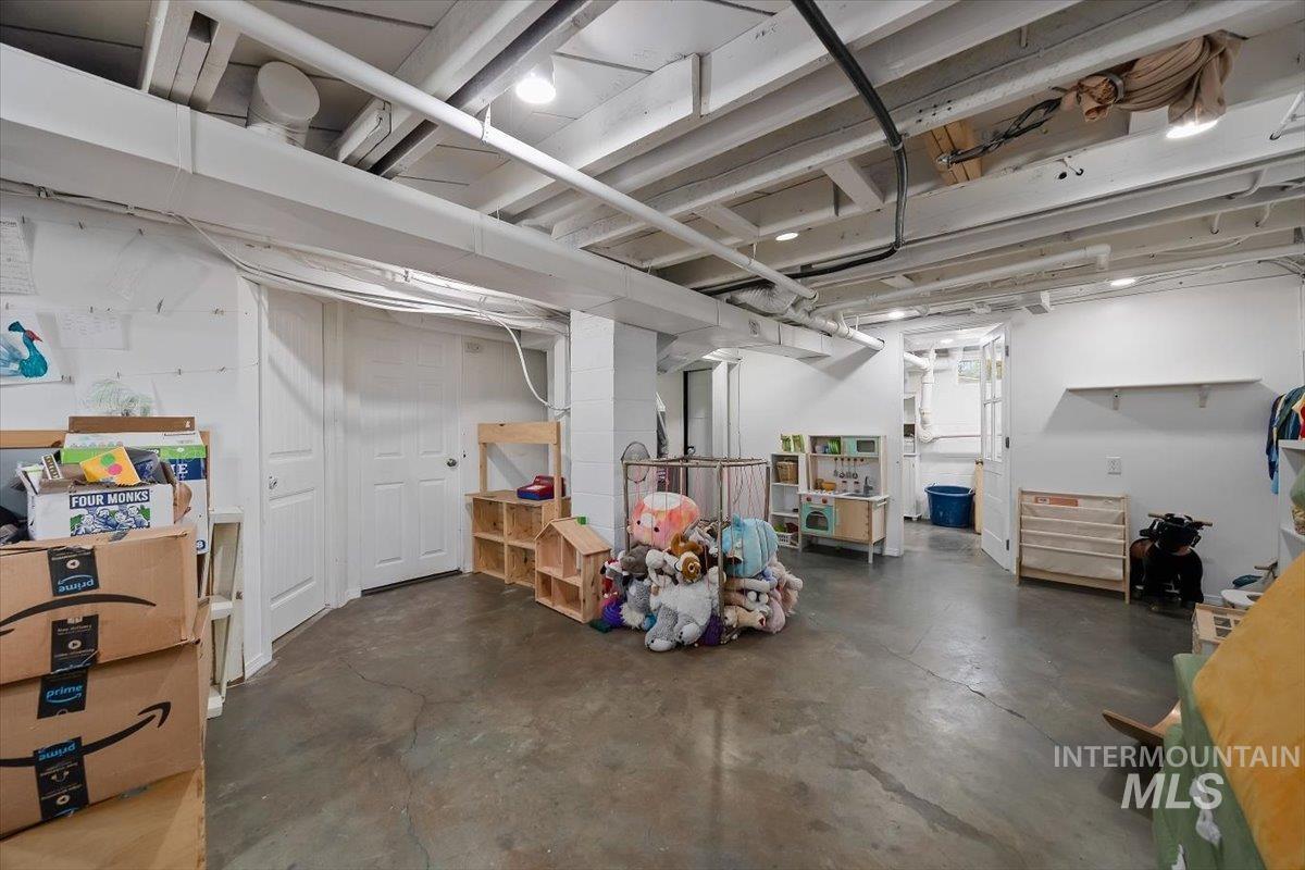 931 Robertson St, Buhl, Idaho 83316, 3 Bedrooms, 2 Bathrooms, Residential For Sale, Price $410,000,MLS 98983035