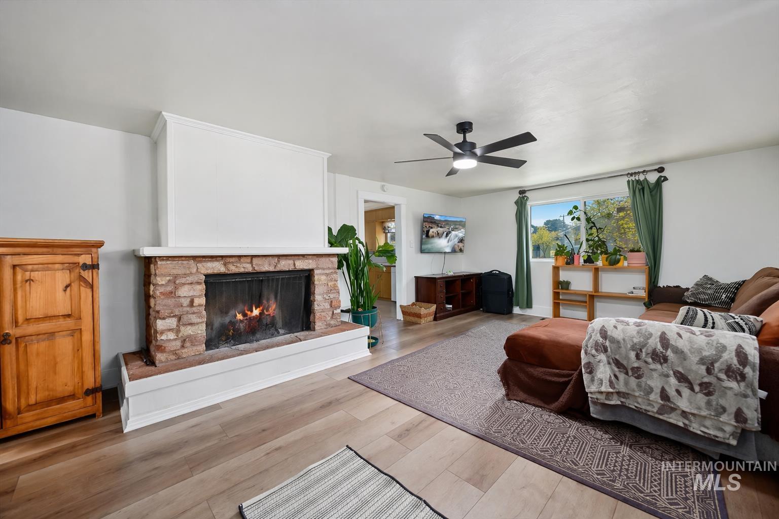 931 Robertson St, Buhl, Idaho 83316, 3 Bedrooms, 2 Bathrooms, Residential For Sale, Price $410,000,MLS 98983035