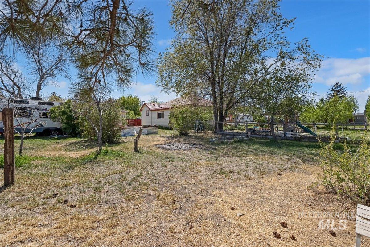 931 Robertson St, Buhl, Idaho 83316, 3 Bedrooms, 2 Bathrooms, Residential For Sale, Price $410,000,MLS 98983035