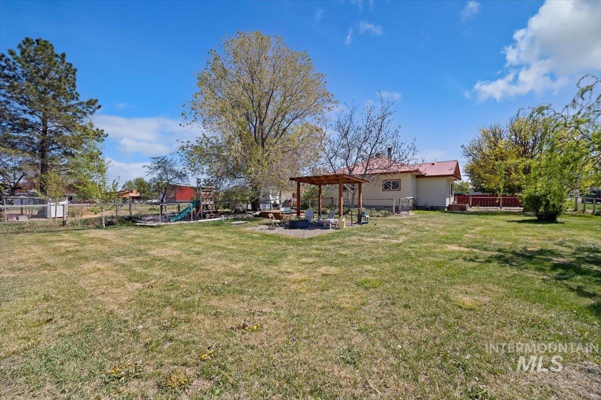 931 Robertson St, Buhl, Idaho 83316, 3 Bedrooms, 2 Bathrooms, Residential For Sale, Price $410,000,MLS 98983035