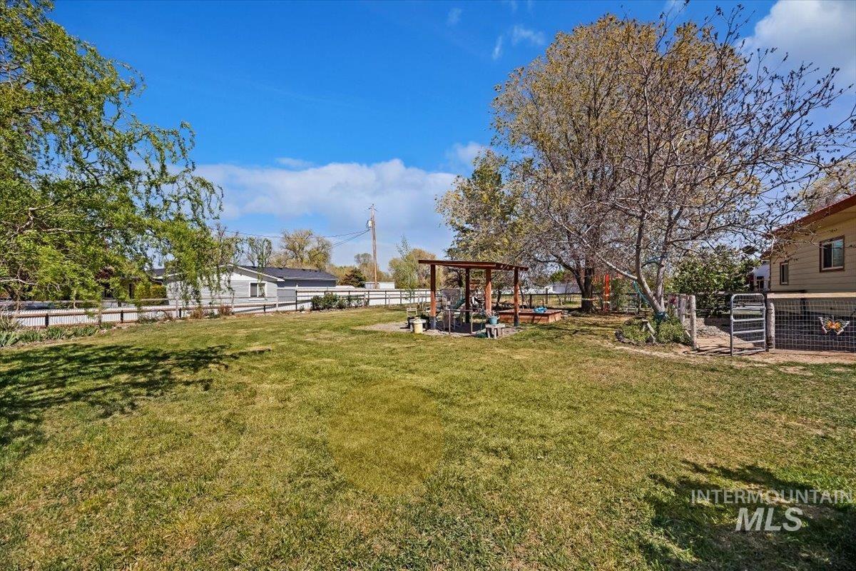 931 Robertson St, Buhl, Idaho 83316, 3 Bedrooms, 2 Bathrooms, Residential For Sale, Price $410,000,MLS 98983035