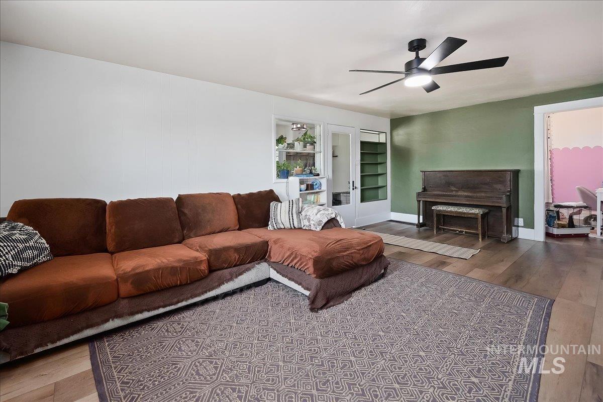 931 Robertson St, Buhl, Idaho 83316, 3 Bedrooms, 2 Bathrooms, Residential For Sale, Price $410,000,MLS 98983035