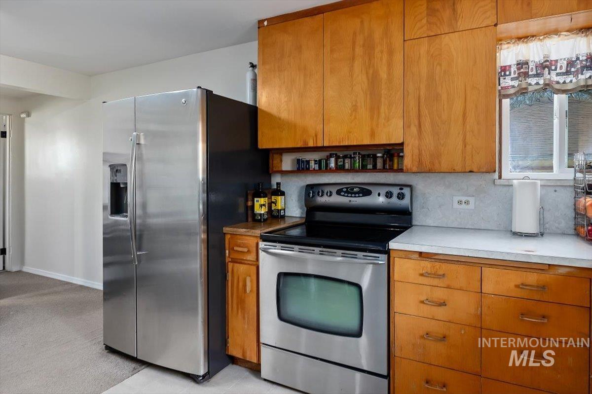 931 Robertson St, Buhl, Idaho 83316, 3 Bedrooms, 2 Bathrooms, Residential For Sale, Price $410,000,MLS 98983035