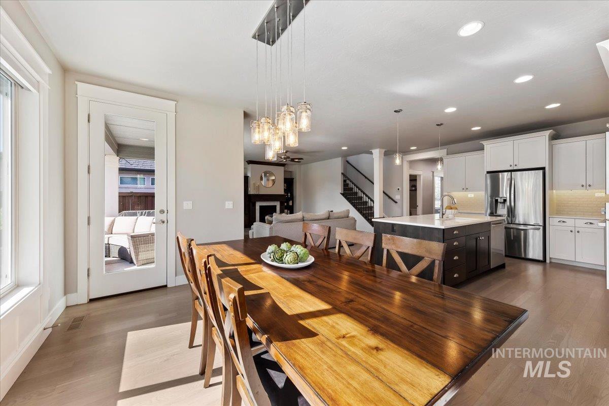 5986 N Vicenza Ave., Meridian, Idaho 83646, 4 Bedrooms, 2.5 Bathrooms, Residential For Sale, Price $774,900,MLS 98983037