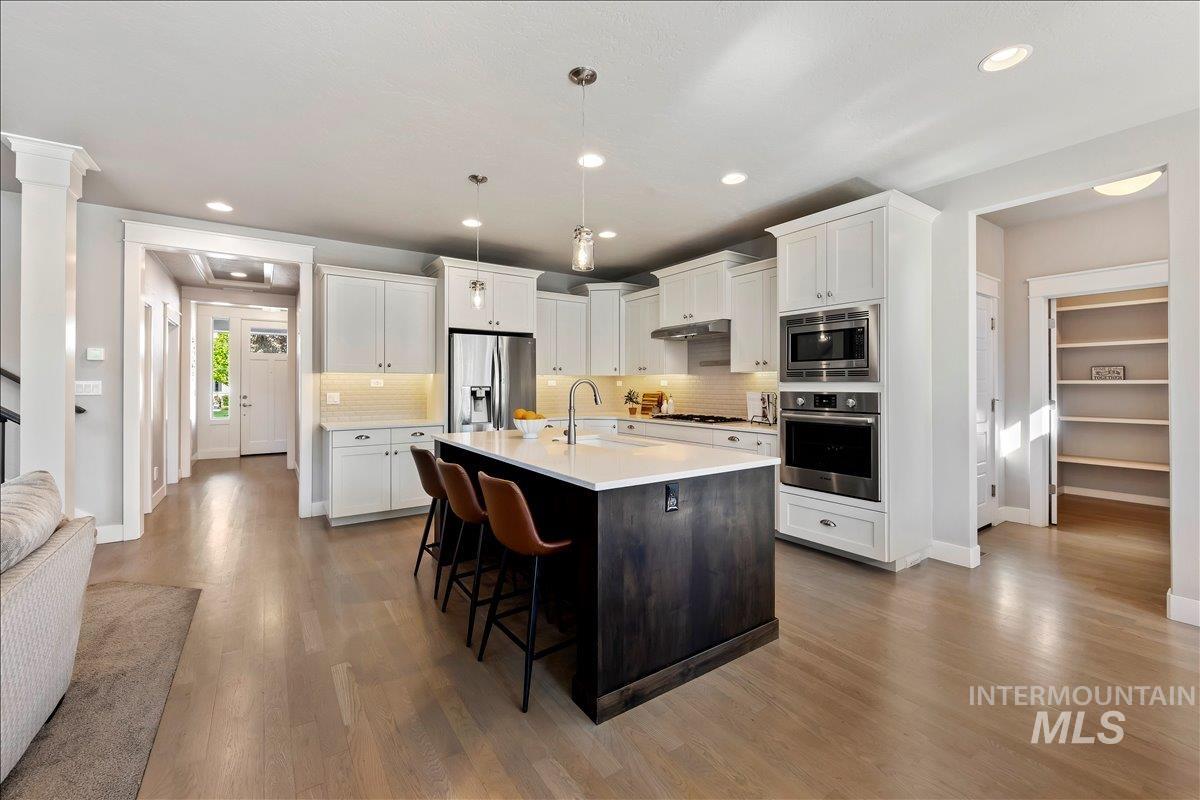 5986 N Vicenza Ave., Meridian, Idaho 83646, 4 Bedrooms, 2.5 Bathrooms, Residential For Sale, Price $774,900,MLS 98983037
