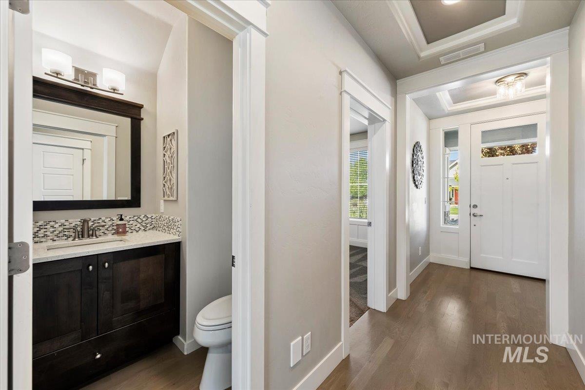 5986 N Vicenza Ave., Meridian, Idaho 83646, 4 Bedrooms, 2.5 Bathrooms, Residential For Sale, Price $774,900,MLS 98983037