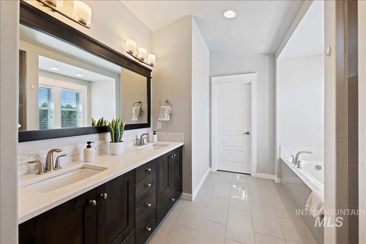 5986 N Vicenza Ave., Meridian, Idaho 83646, 4 Bedrooms, 2.5 Bathrooms, Residential For Sale, Price $774,900,MLS 98983037