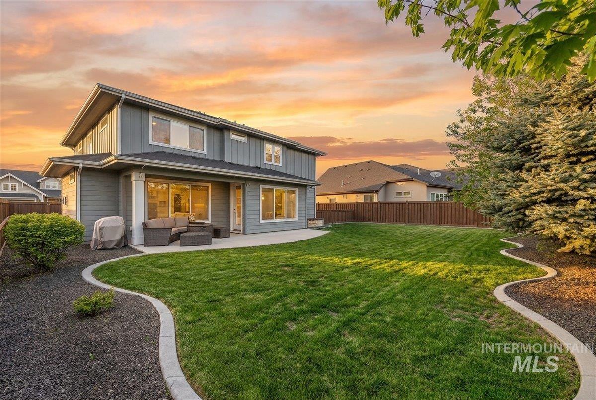 5986 N Vicenza Ave., Meridian, Idaho 83646, 4 Bedrooms, 2.5 Bathrooms, Residential For Sale, Price $774,900,MLS 98983037