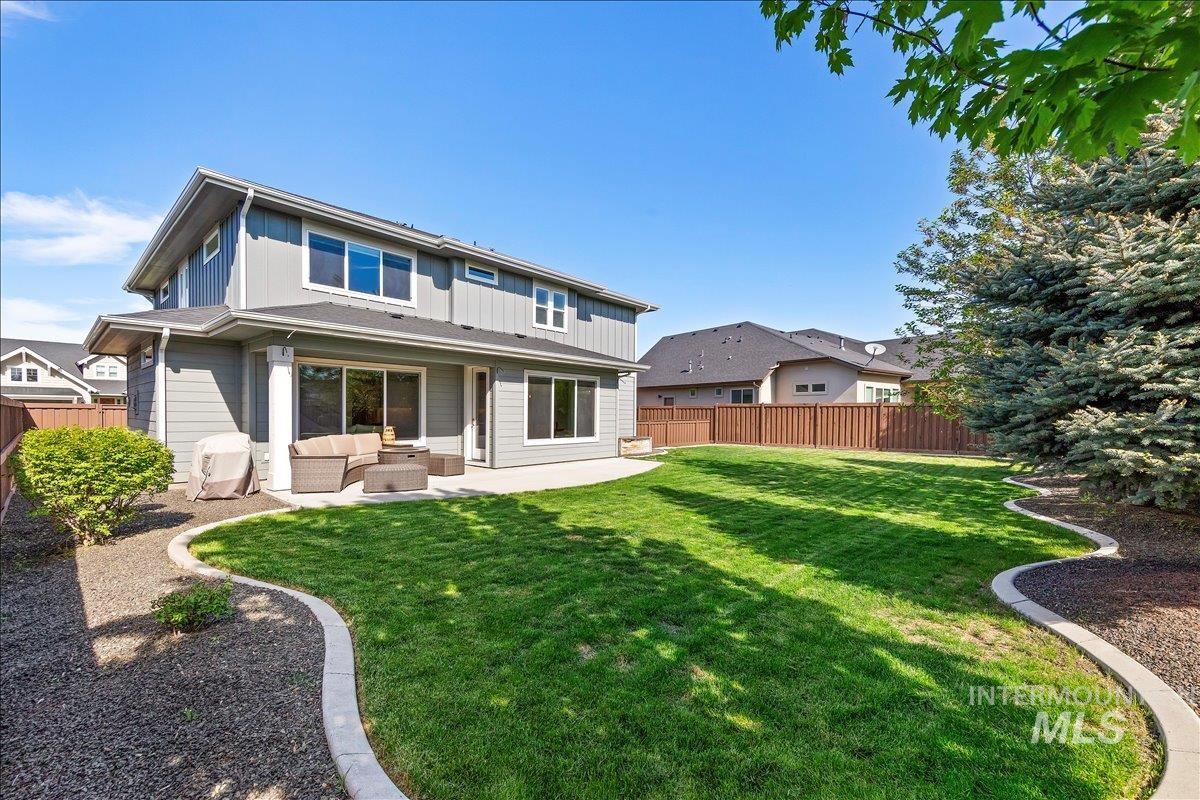 5986 N Vicenza Ave., Meridian, Idaho 83646, 4 Bedrooms, 2.5 Bathrooms, Residential For Sale, Price $774,900,MLS 98983037