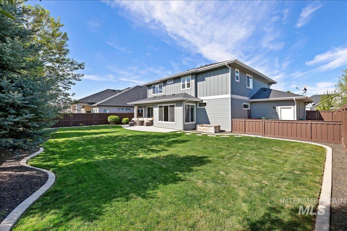 5986 N Vicenza Ave., Meridian, Idaho 83646, 4 Bedrooms, 2.5 Bathrooms, Residential For Sale, Price $774,900,MLS 98983037