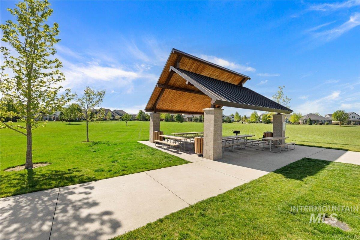 5986 N Vicenza Ave., Meridian, Idaho 83646, 4 Bedrooms, 2.5 Bathrooms, Residential For Sale, Price $774,900,MLS 98983037