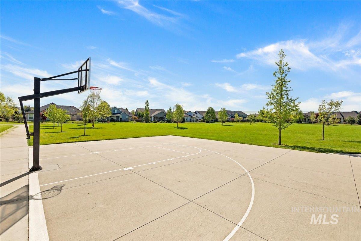 5986 N Vicenza Ave., Meridian, Idaho 83646, 4 Bedrooms, 2.5 Bathrooms, Residential For Sale, Price $774,900,MLS 98983037