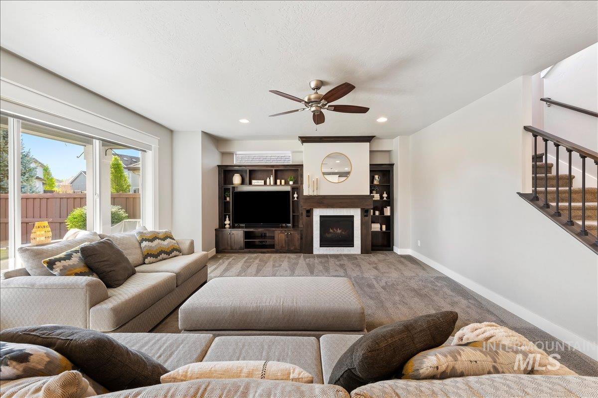 5986 N Vicenza Ave., Meridian, Idaho 83646, 4 Bedrooms, 2.5 Bathrooms, Residential For Sale, Price $774,900,MLS 98983037