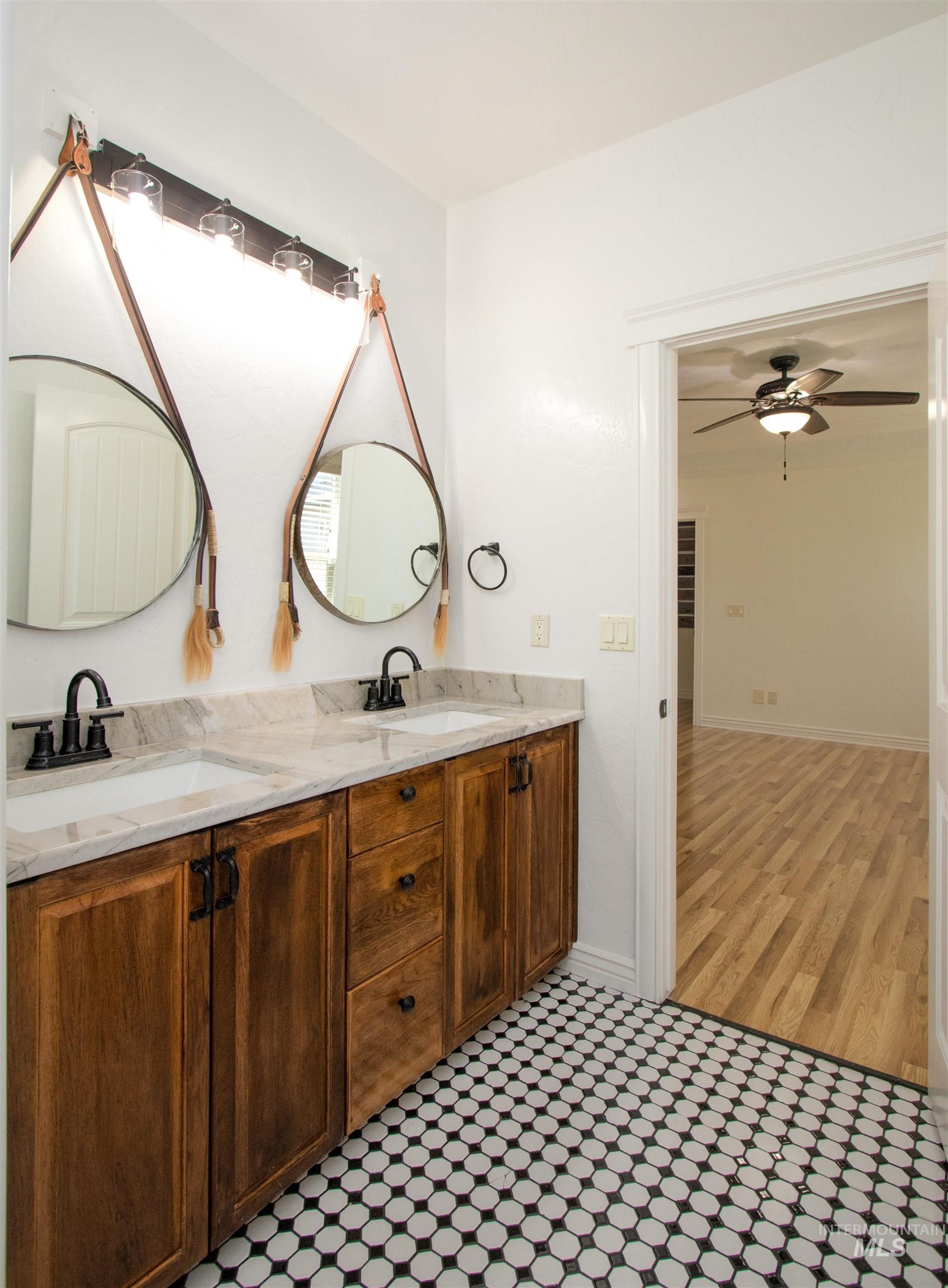 10553 Alpine Street, Nampa, Idaho 83687, 3 Bedrooms, 2.5 Bathrooms, Residential For Sale, Price $479,900,MLS 98983048