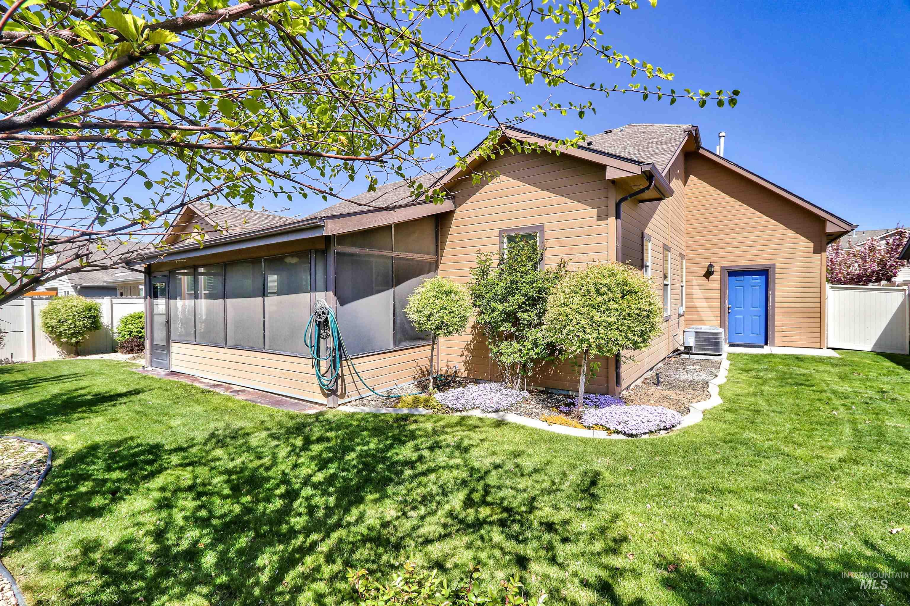 10553 Alpine Street, Nampa, Idaho 83687, 3 Bedrooms, 2.5 Bathrooms, Residential For Sale, Price $479,900,MLS 98983048