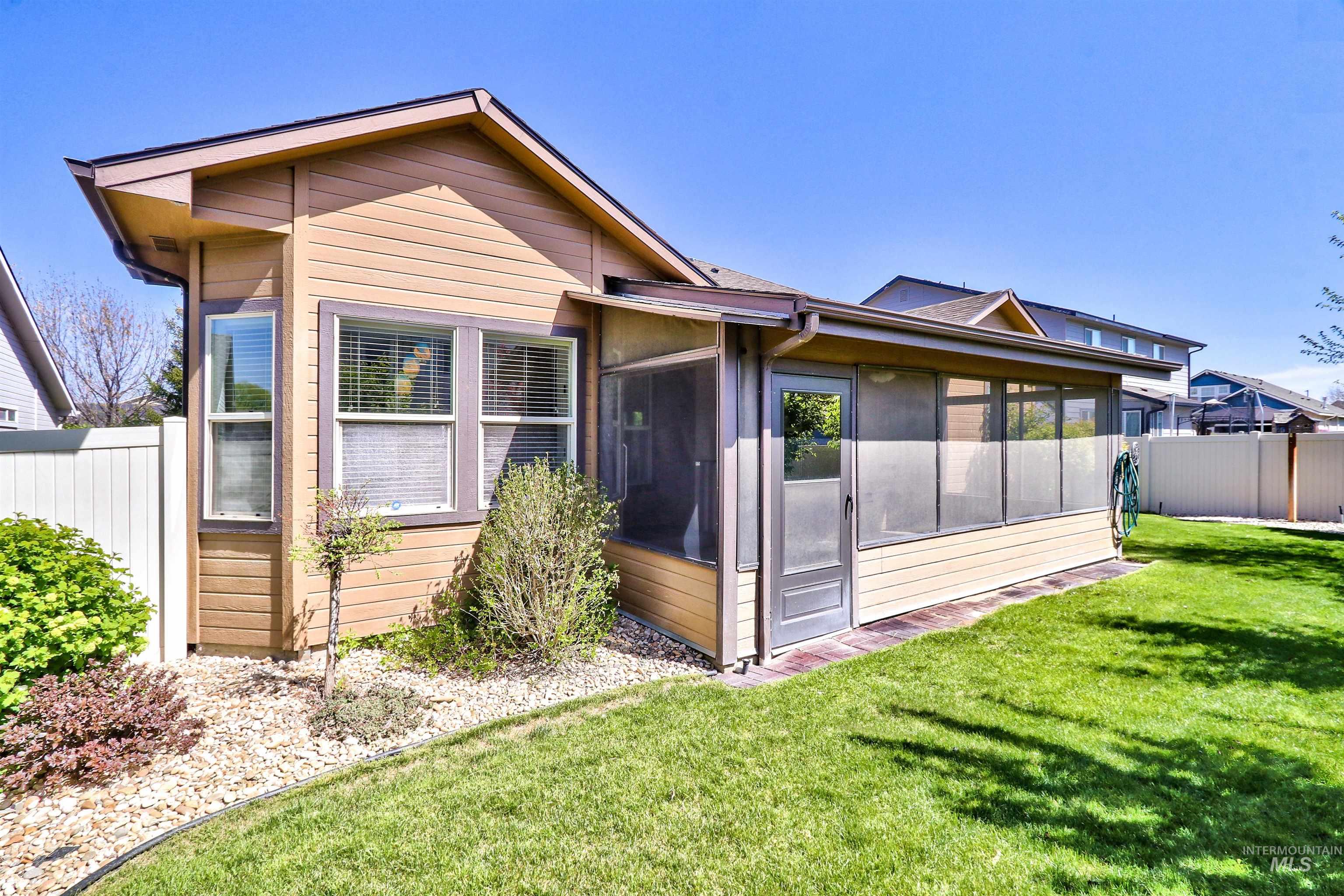 10553 Alpine Street, Nampa, Idaho 83687, 3 Bedrooms, 2.5 Bathrooms, Residential For Sale, Price $479,900,MLS 98983048