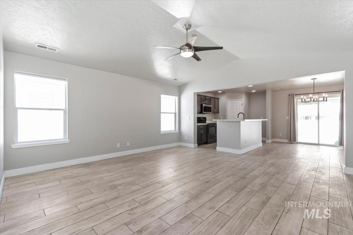 4323 Bainbridge St, Caldwell, Idaho 83607-4510, 3 Bedrooms, 2 Bathrooms, Residential For Sale, Price $420,000,MLS 98983050