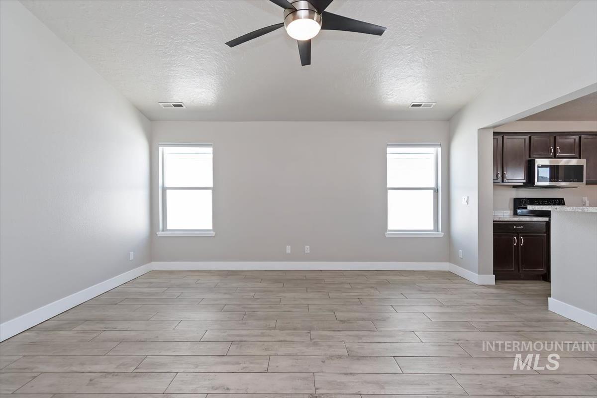 4323 Bainbridge St, Caldwell, Idaho 83607-4510, 3 Bedrooms, 2 Bathrooms, Residential For Sale, Price $420,000,MLS 98983050