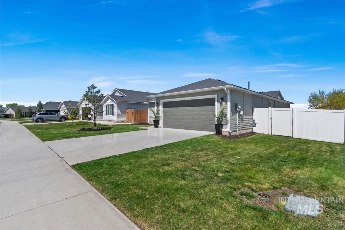 4323 Bainbridge St, Caldwell, Idaho 83607-4510, 3 Bedrooms, 2 Bathrooms, Residential For Sale, Price $420,000,MLS 98983050