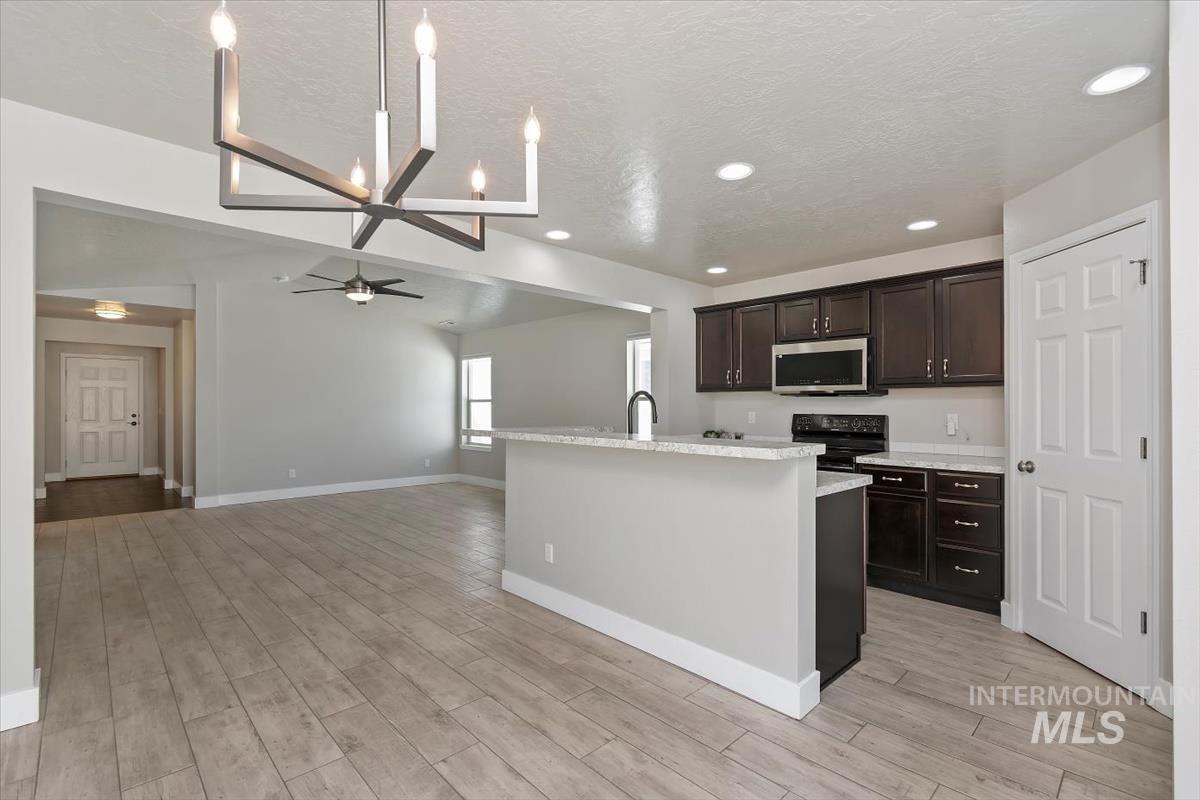 4323 Bainbridge St, Caldwell, Idaho 83607-4510, 3 Bedrooms, 2 Bathrooms, Residential For Sale, Price $420,000,MLS 98983050