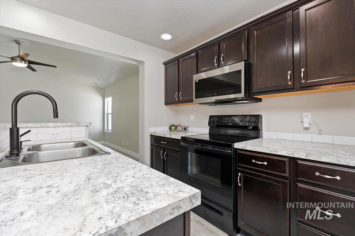 4323 Bainbridge St, Caldwell, Idaho 83607-4510, 3 Bedrooms, 2 Bathrooms, Residential For Sale, Price $420,000,MLS 98983050