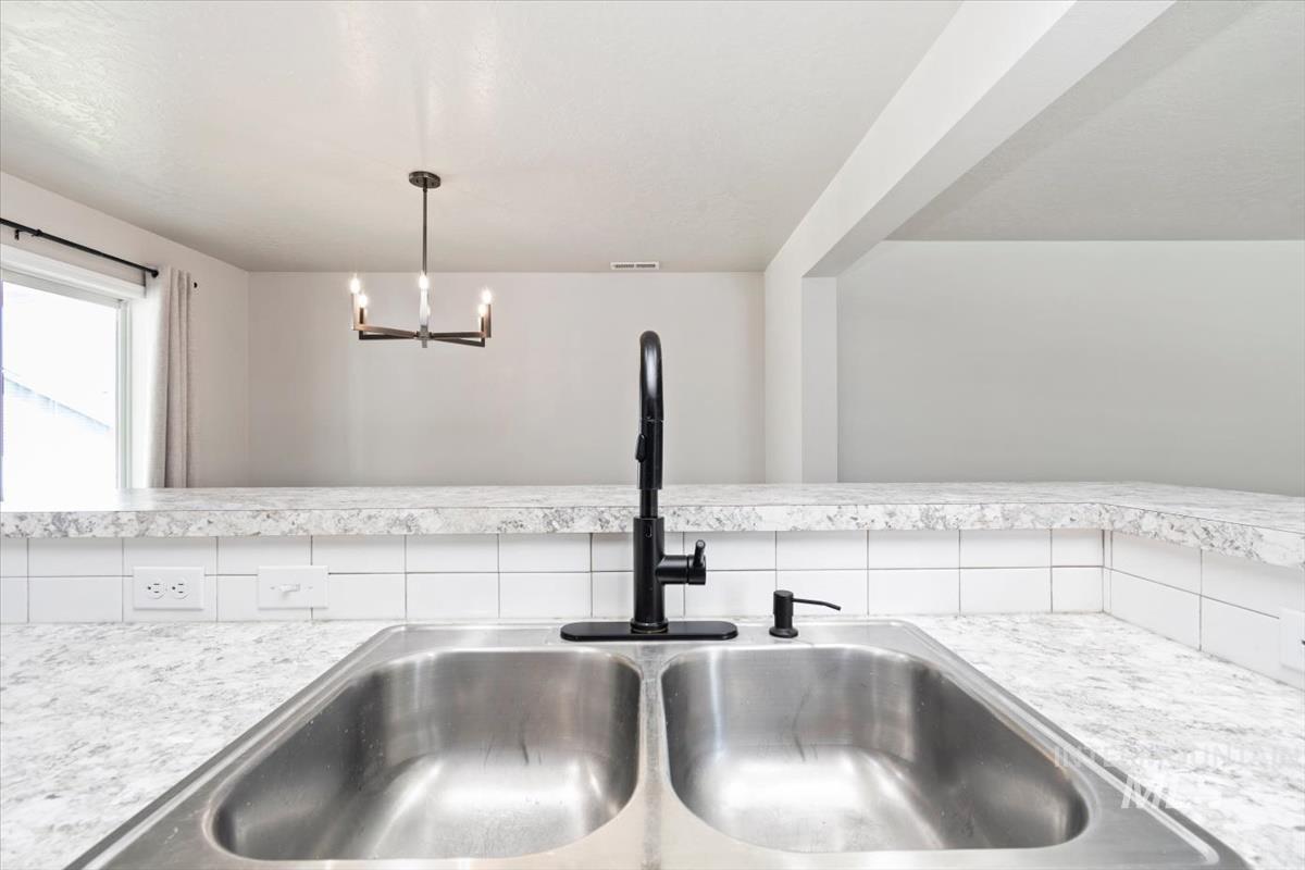 4323 Bainbridge St, Caldwell, Idaho 83607-4510, 3 Bedrooms, 2 Bathrooms, Residential For Sale, Price $420,000,MLS 98983050