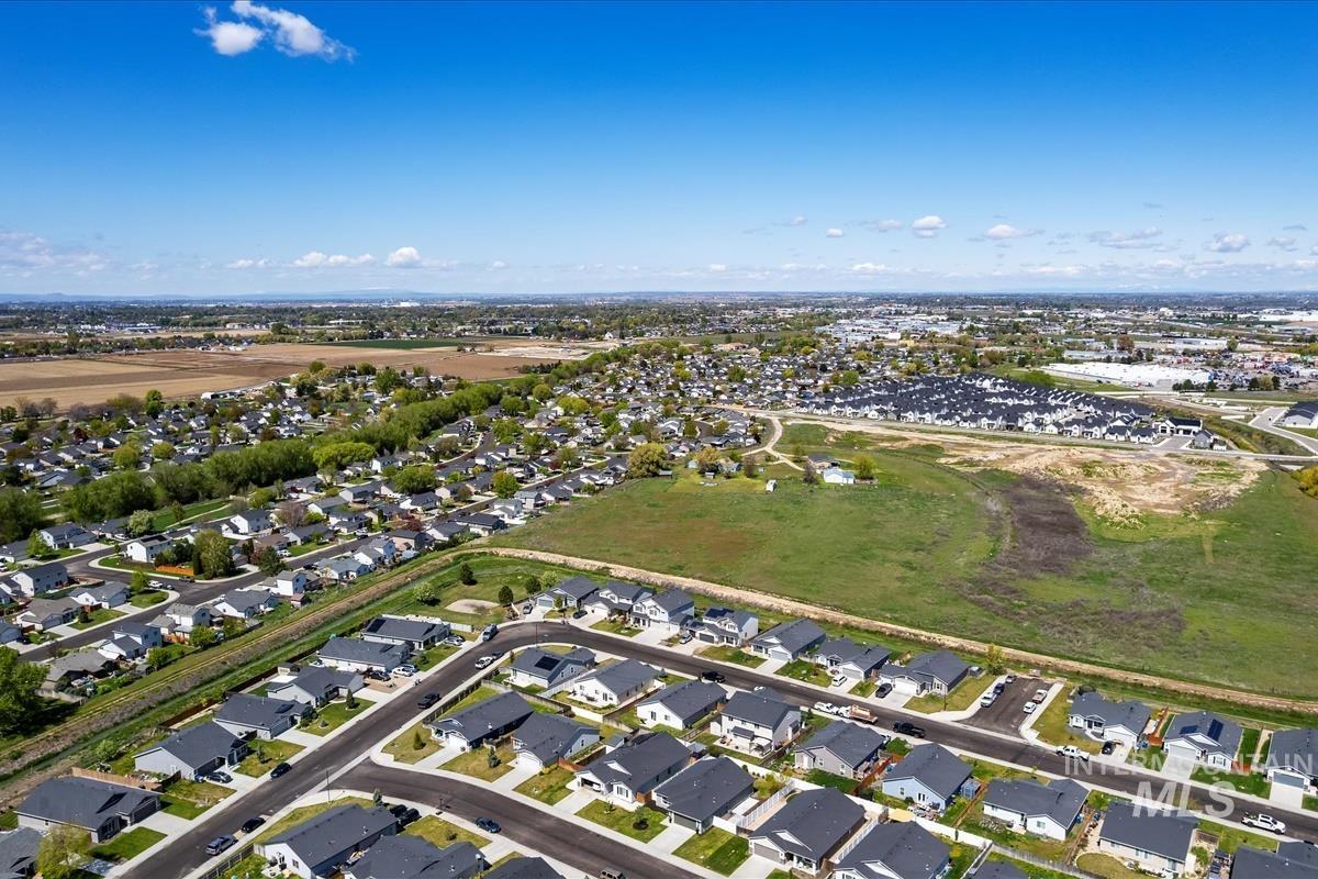 4323 Bainbridge St, Caldwell, Idaho 83607-4510, 3 Bedrooms, 2 Bathrooms, Residential For Sale, Price $420,000,MLS 98983050