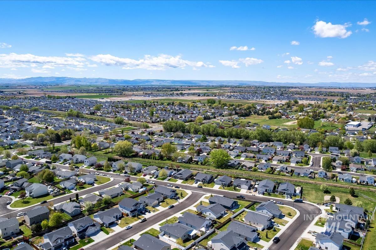 4323 Bainbridge St, Caldwell, Idaho 83607-4510, 3 Bedrooms, 2 Bathrooms, Residential For Sale, Price $420,000,MLS 98983050