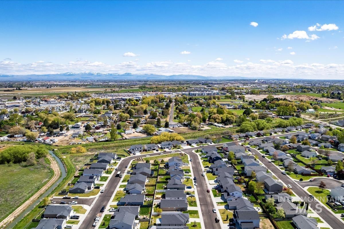 4323 Bainbridge St, Caldwell, Idaho 83607-4510, 3 Bedrooms, 2 Bathrooms, Residential For Sale, Price $420,000,MLS 98983050