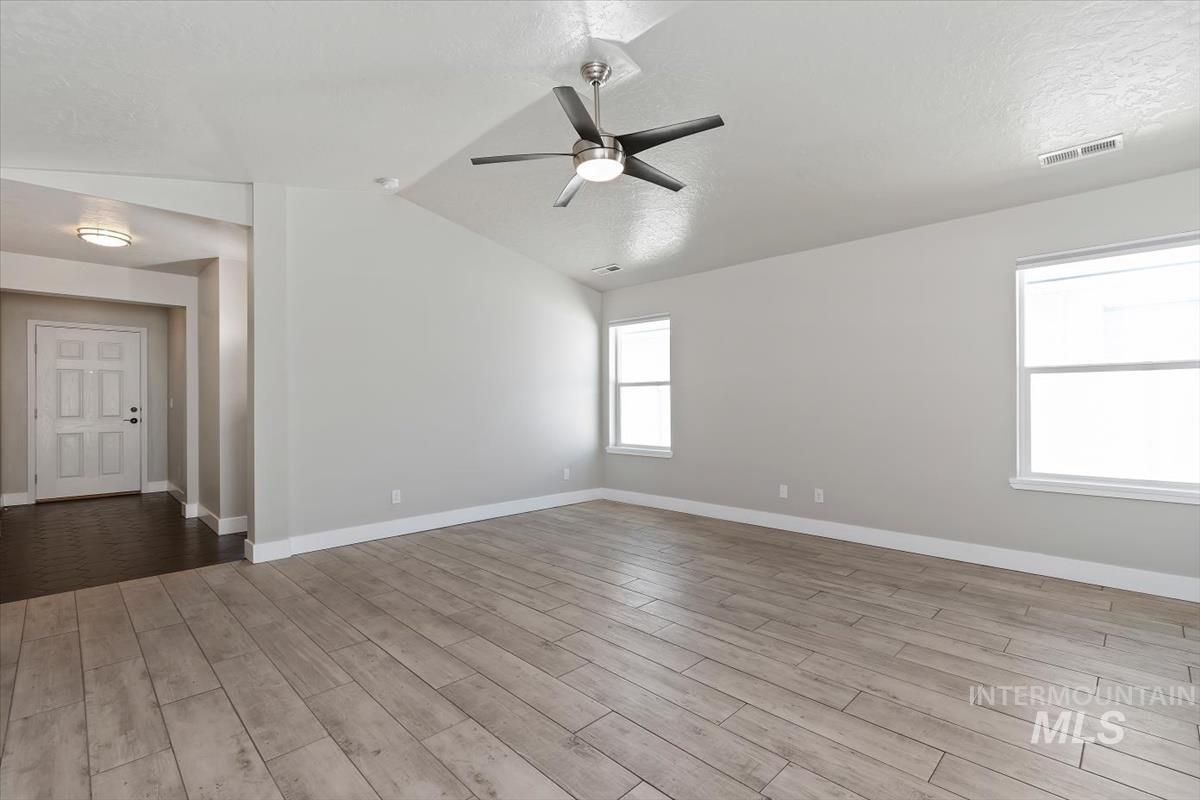 4323 Bainbridge St, Caldwell, Idaho 83607-4510, 3 Bedrooms, 2 Bathrooms, Residential For Sale, Price $420,000,MLS 98983050