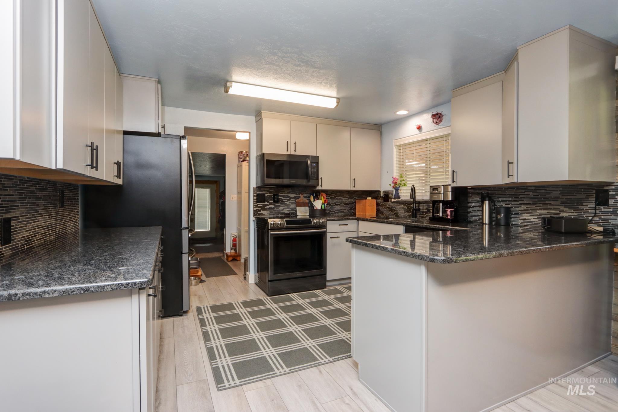 338 & 340 W Hwy 52, Emmett, Idaho 83617, Business/Commercial For Sale, Price $1,300,000, 98983052