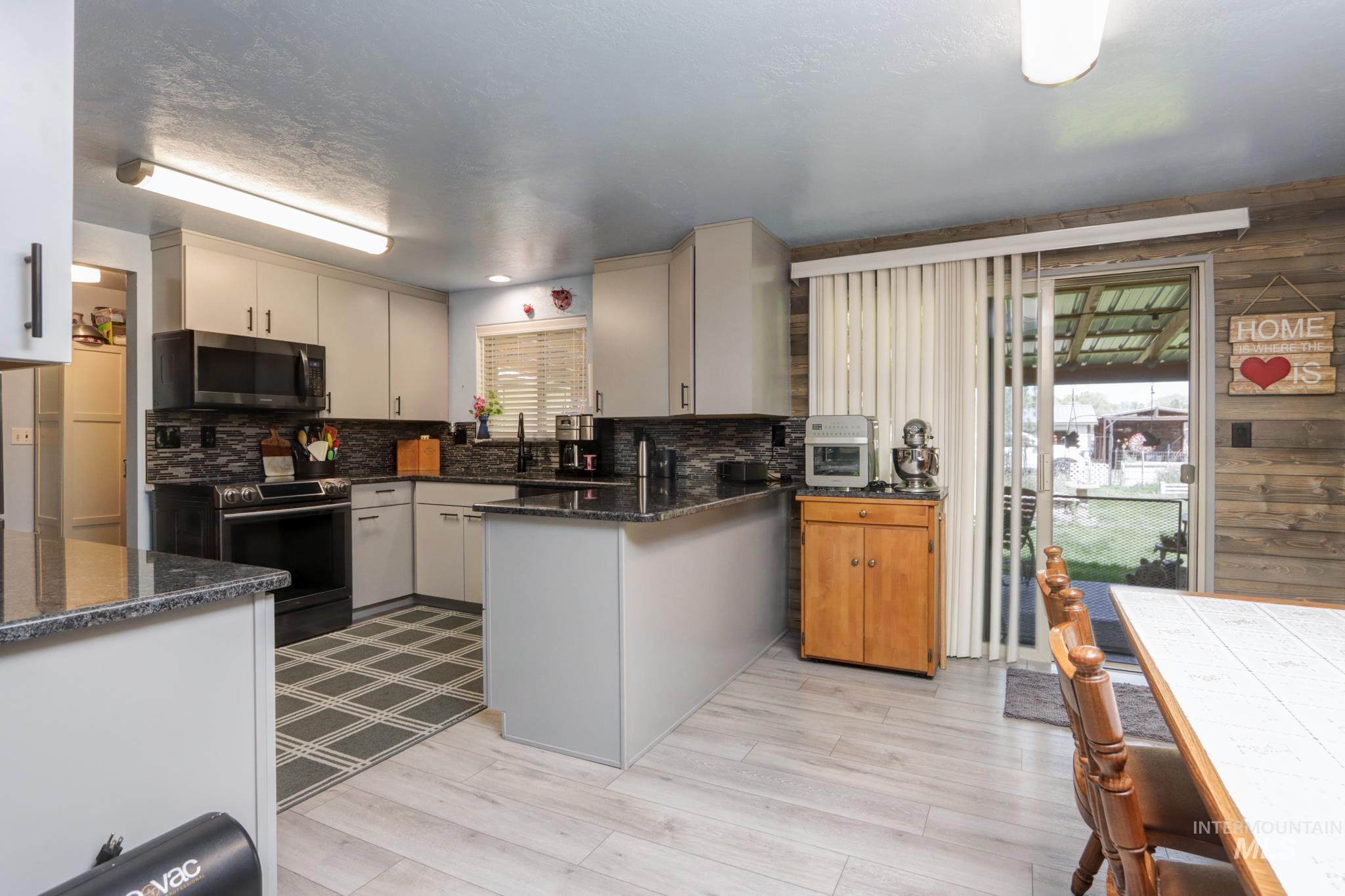 338 & 340 W Hwy 52, Emmett, Idaho 83617, Business/Commercial For Sale, Price $1,300,000, 98983052