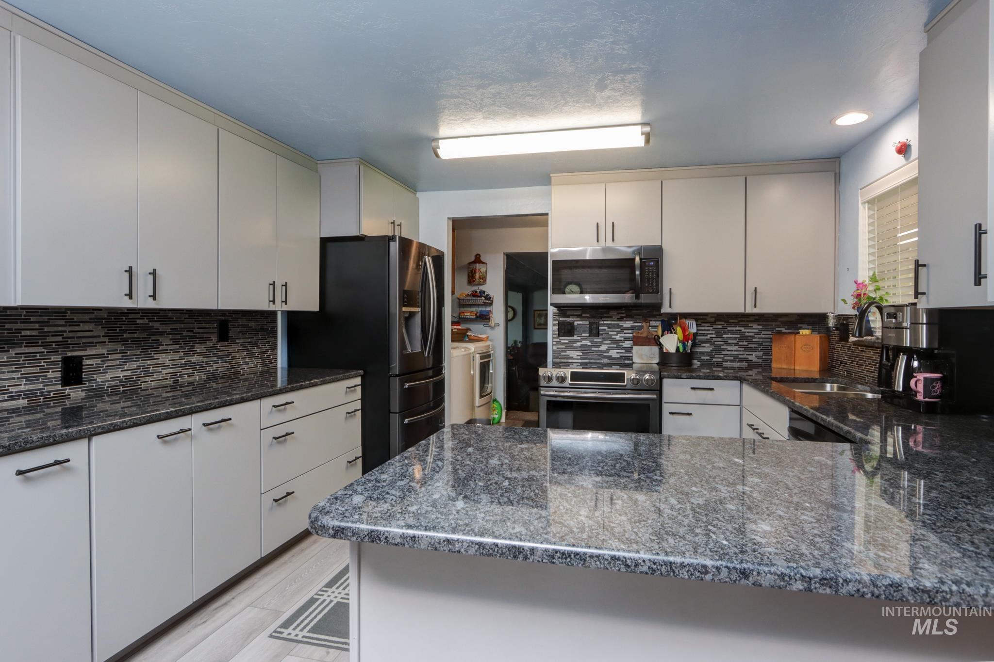 338 & 340 W Hwy 52, Emmett, Idaho 83617, Business/Commercial For Sale, Price $1,300,000, 98983052