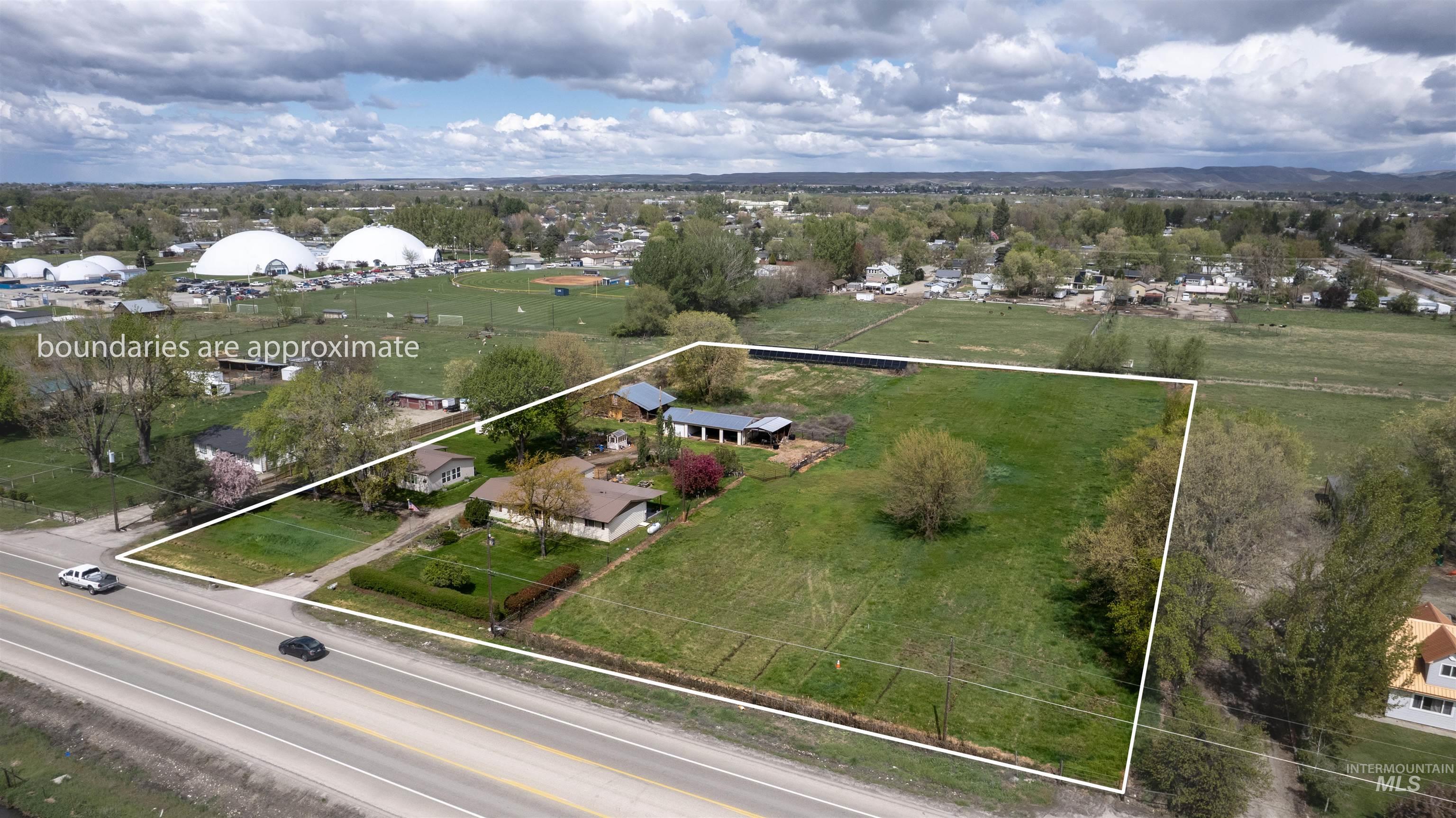 338, 340, & TBD W Hwy 52, Emmett, Idaho 83617, 6 Bedrooms, 4 Bathrooms, Residential For Sale, Price $1,249,500,MLS 98983053