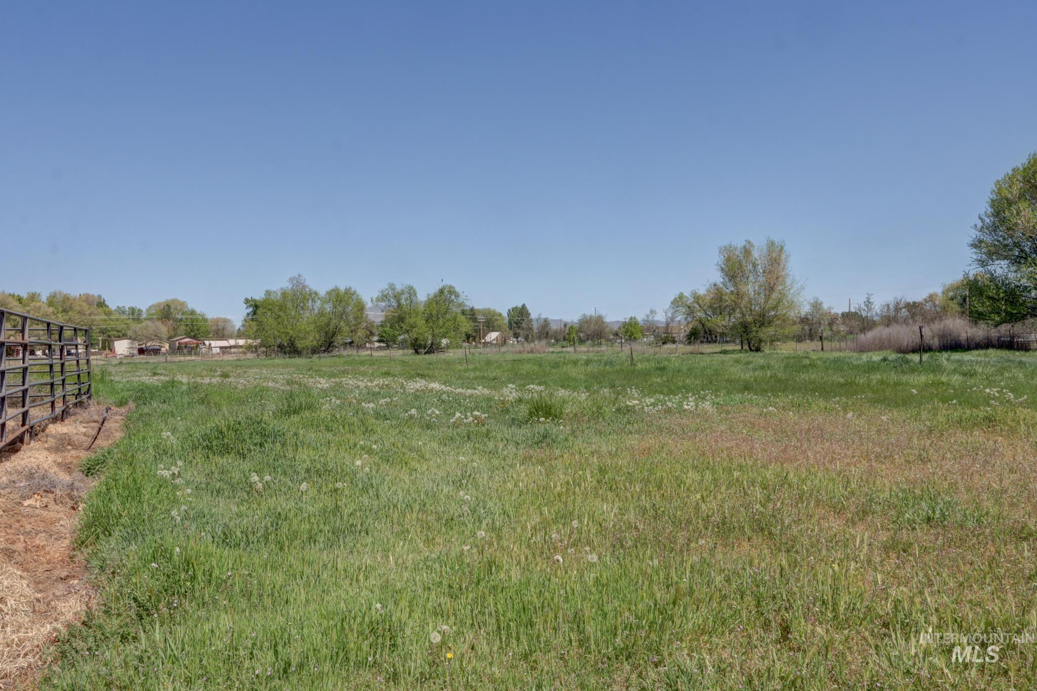 338, 340, & TBD W Hwy 52, Emmett, Idaho 83617, 6 Bedrooms, 4 Bathrooms, Residential For Sale, Price $1,249,500,MLS 98983053
