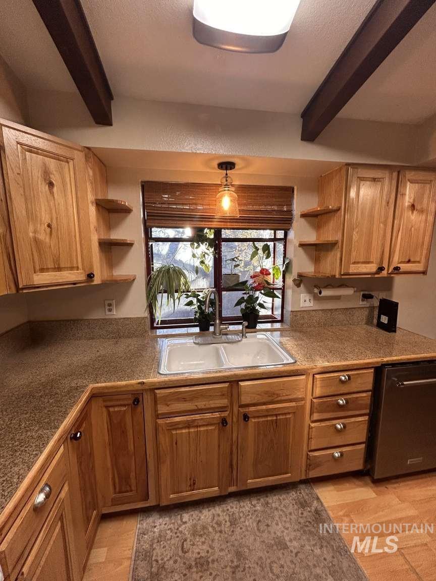 5541 N Samson Ave, Boise, Idaho 83704, 4 Bedrooms, 4 Bathrooms, Residential For Sale, Price $612,000,MLS 98983058