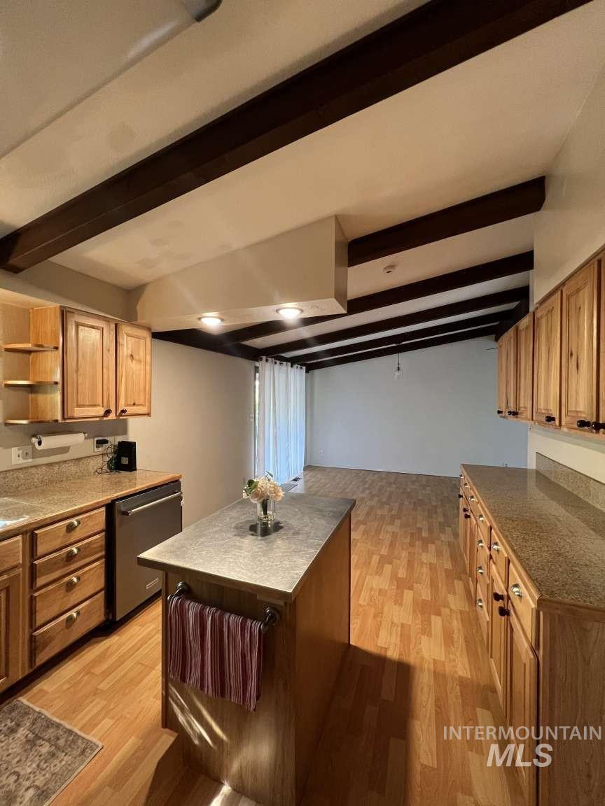 5541 N Samson Ave, Boise, Idaho 83704, 4 Bedrooms, 4 Bathrooms, Residential For Sale, Price $612,000,MLS 98983058