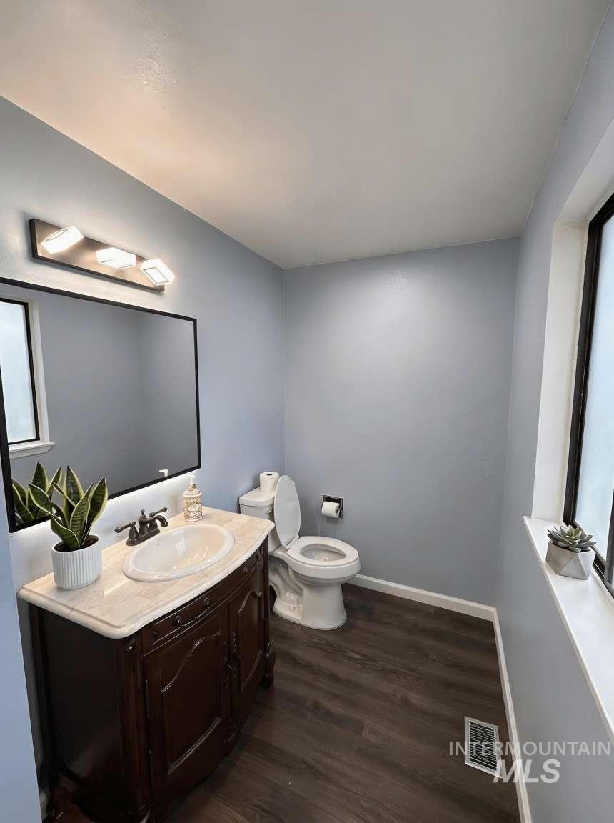 5541 N Samson Ave, Boise, Idaho 83704, 4 Bedrooms, 4 Bathrooms, Residential For Sale, Price $612,000,MLS 98983058