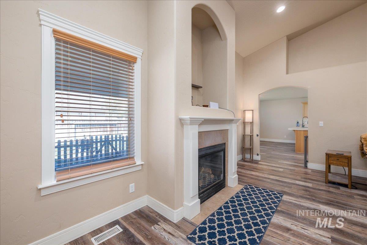 1061 SW Independence, Mountain Home, Idaho 83647, 3 Bedrooms, 2 Bathrooms, Residential For Sale, Price $387,000,MLS 98983060