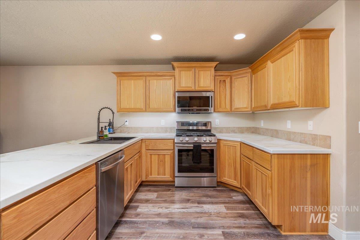 1061 SW Independence, Mountain Home, Idaho 83647, 3 Bedrooms, 2 Bathrooms, Residential For Sale, Price $387,000,MLS 98983060