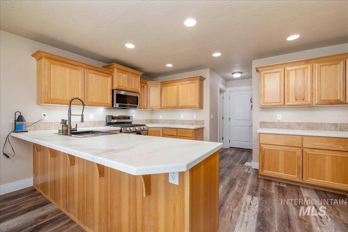 1061 SW Independence, Mountain Home, Idaho 83647, 3 Bedrooms, 2 Bathrooms, Residential For Sale, Price $387,000,MLS 98983060