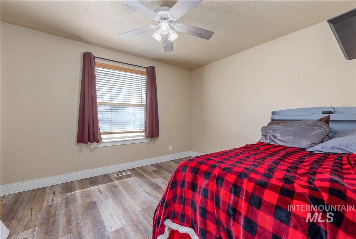 1061 SW Independence, Mountain Home, Idaho 83647, 3 Bedrooms, 2 Bathrooms, Residential For Sale, Price $387,000,MLS 98983060