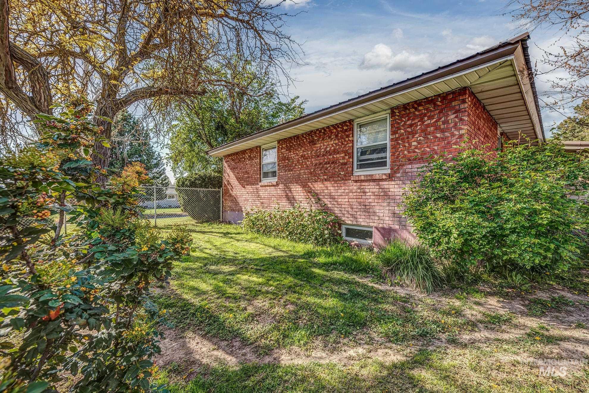 1804 Sunset Street, Weiser, Idaho 83672, 3 Bedrooms, 2 Bathrooms, Residential For Sale, Price $329,900,MLS 98983062