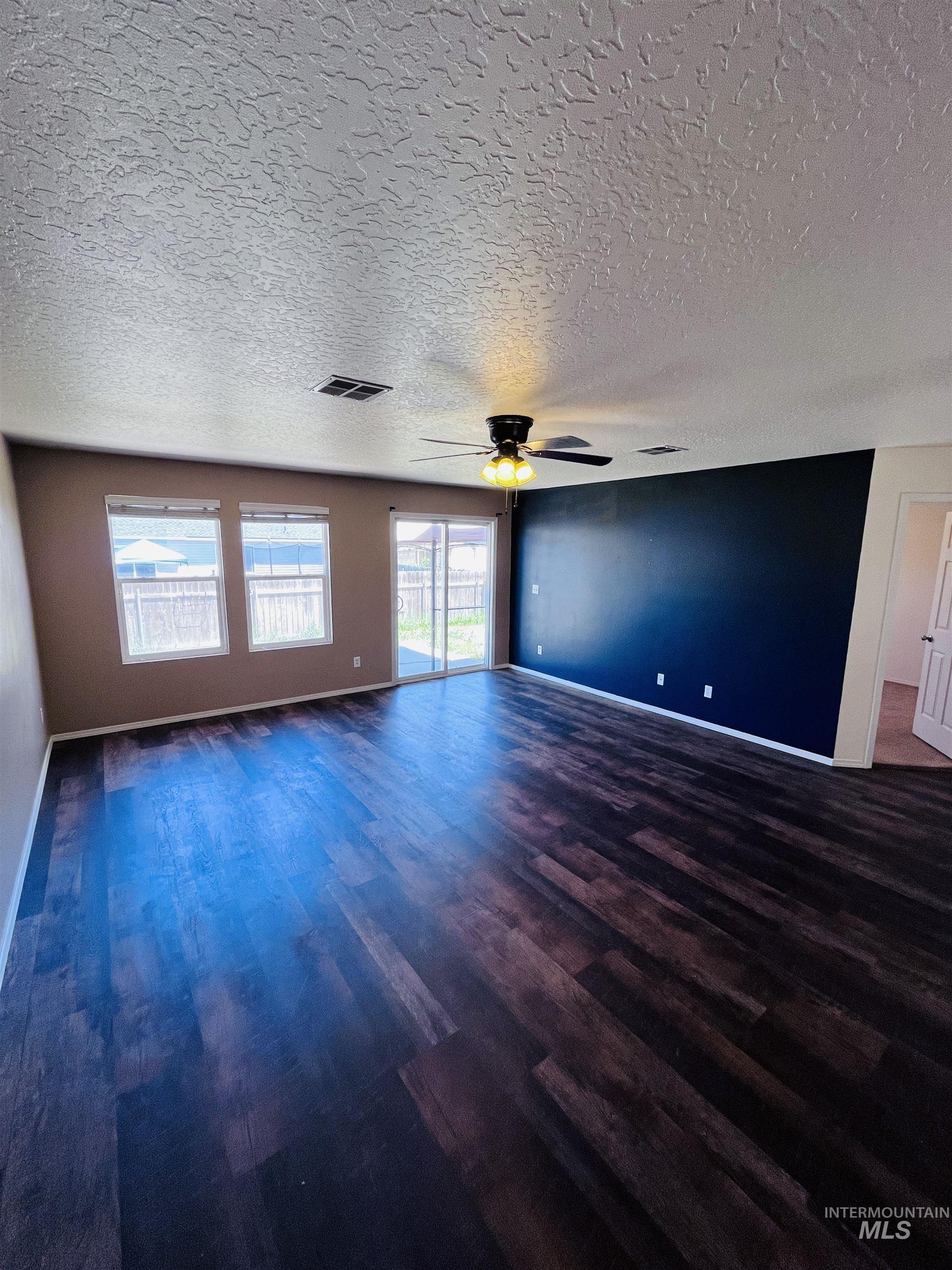 13814 Judson St, Caldwell, Idaho 83607, 3 Bedrooms, 2 Bathrooms, Residential For Sale, Price $330,000,MLS 98983064