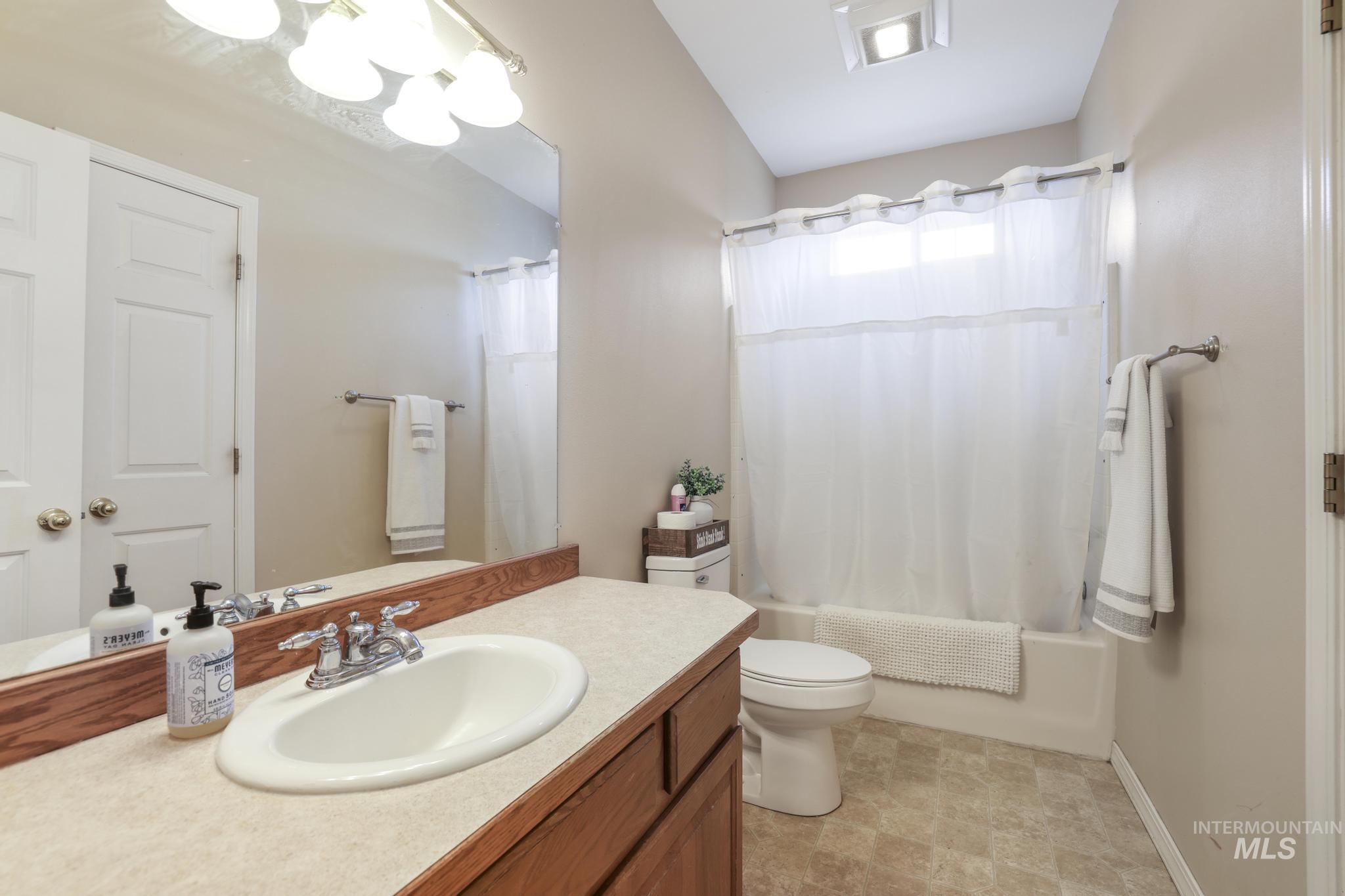 1413 Winterlane, Jerome, Idaho 83338-0000, 4 Bedrooms, 2.5 Bathrooms, Residential For Sale, Price $419,000,MLS 98983065
