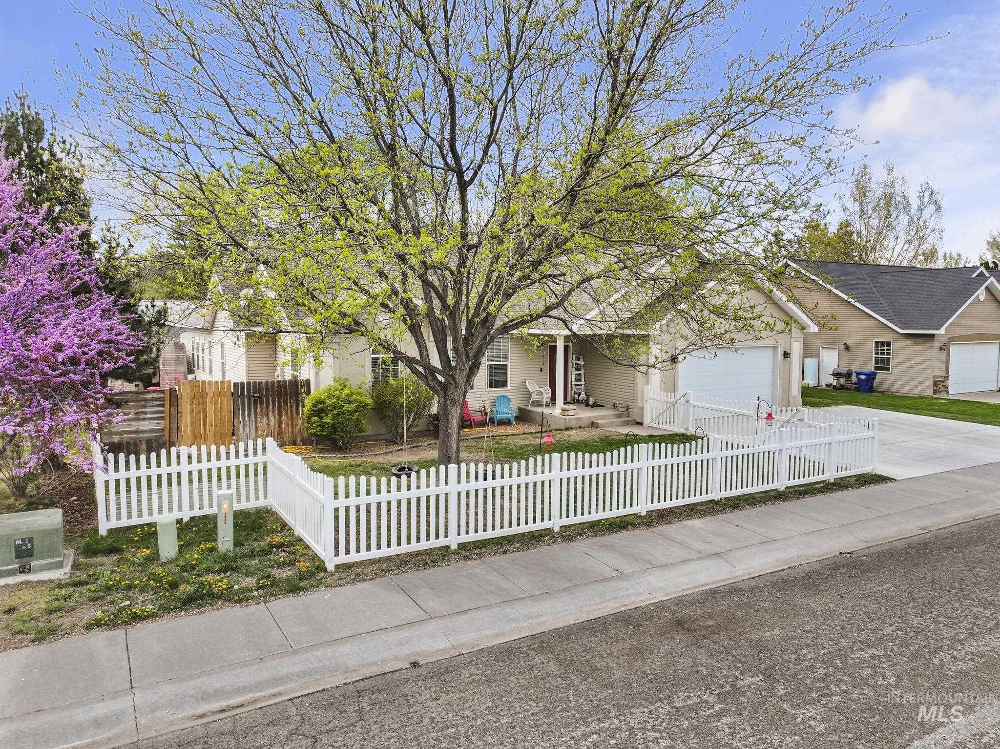 1413 Winterlane, Jerome, Idaho 83338-0000, 4 Bedrooms, 2.5 Bathrooms, Residential For Sale, Price $419,000,MLS 98983065