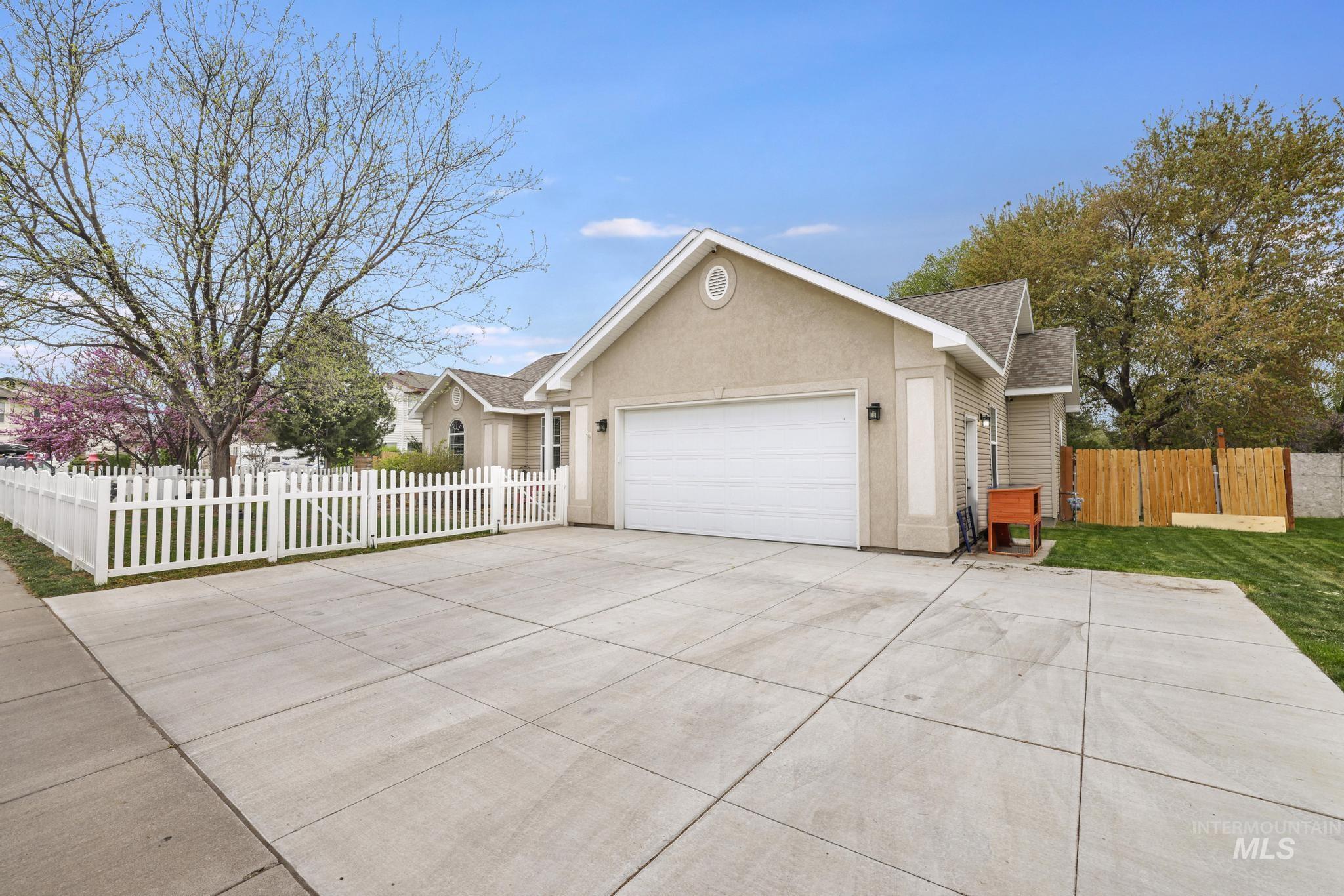 1413 Winterlane, Jerome, Idaho 83338-0000, 4 Bedrooms, 2.5 Bathrooms, Residential For Sale, Price $419,000,MLS 98983065