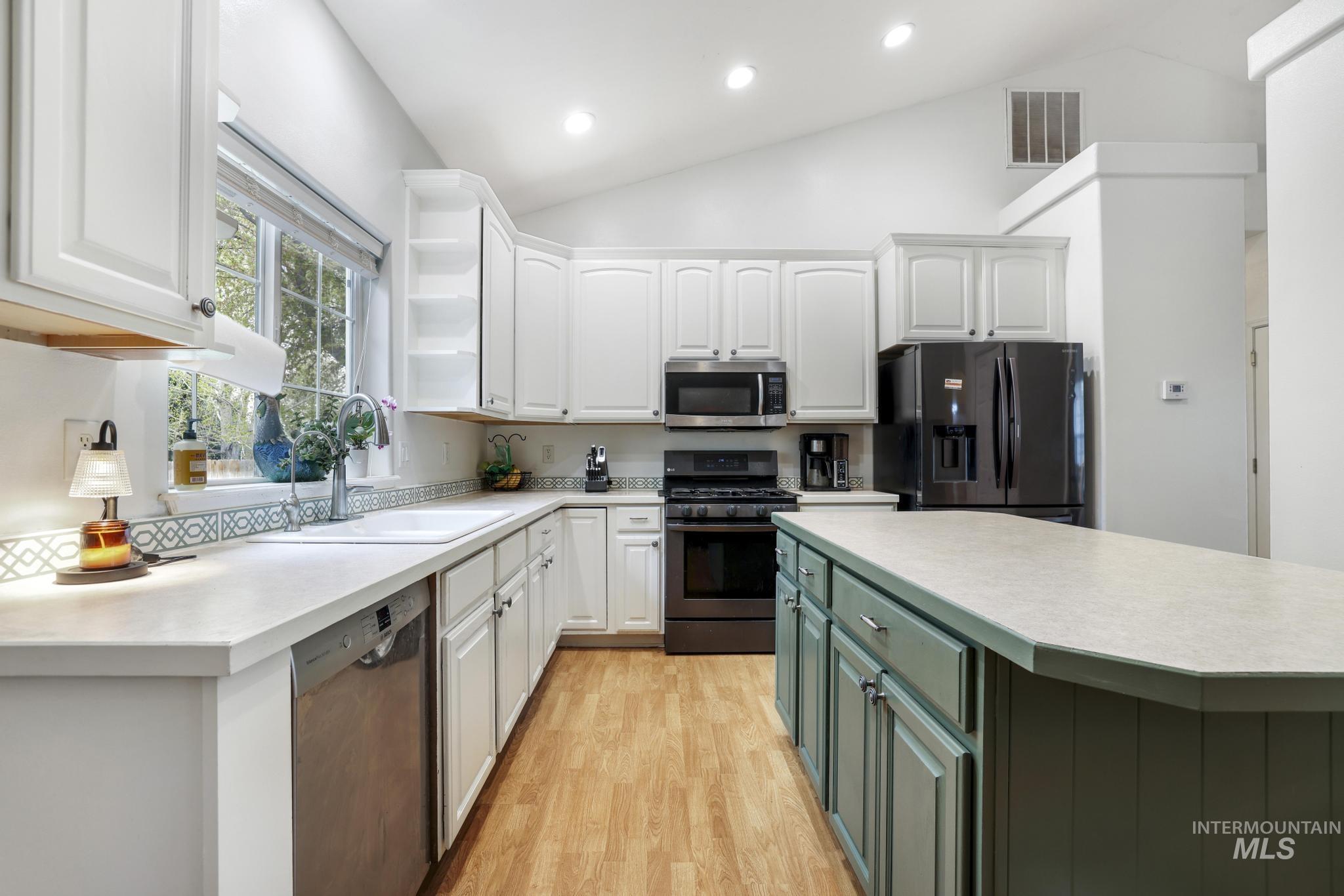1413 Winterlane, Jerome, Idaho 83338-0000, 4 Bedrooms, 2.5 Bathrooms, Residential For Sale, Price $419,000,MLS 98983065